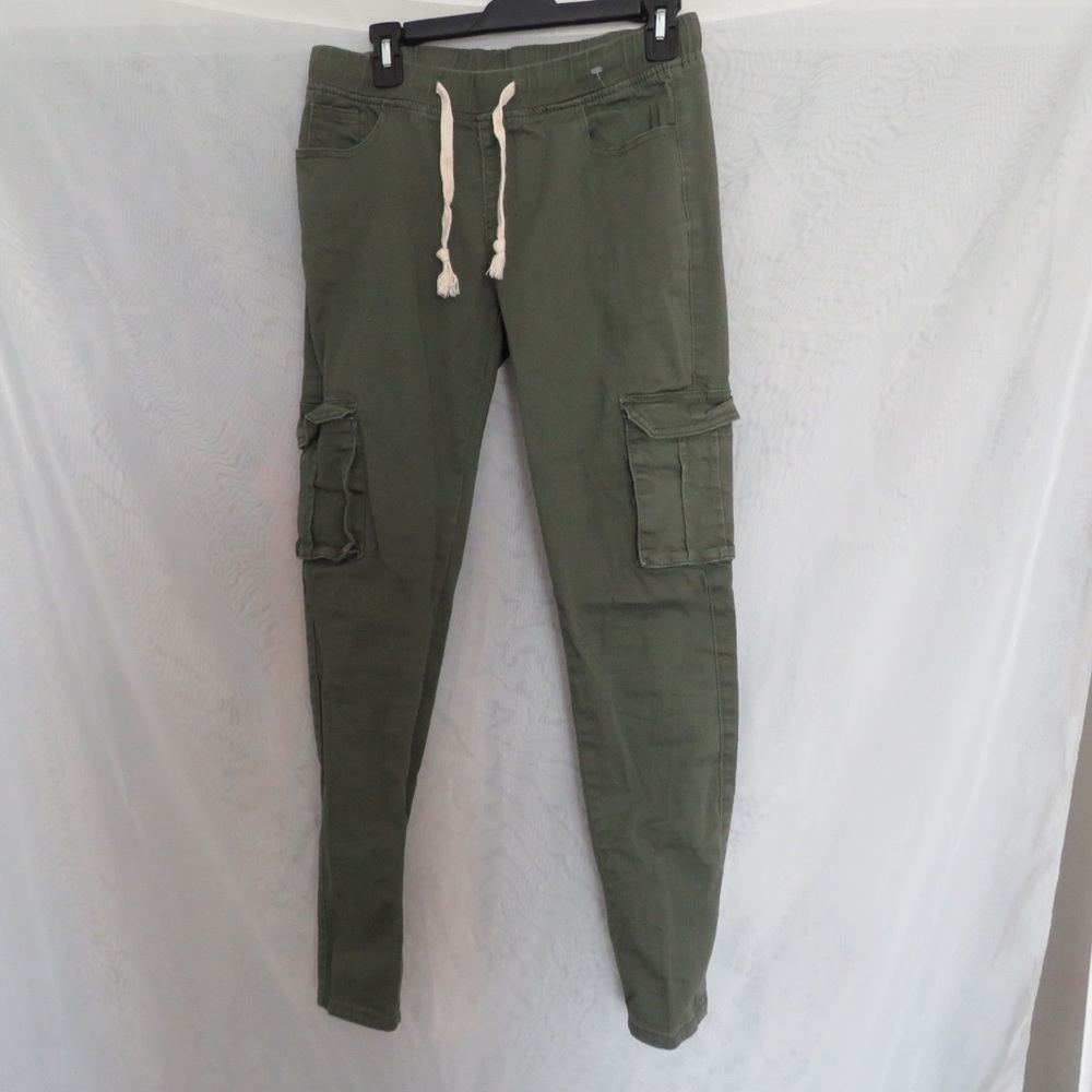 FASHION NOVA Green Trousers